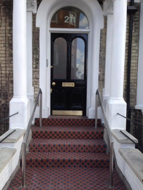 West Kensington 3 Bedroom Apartment London Eksteriør billede