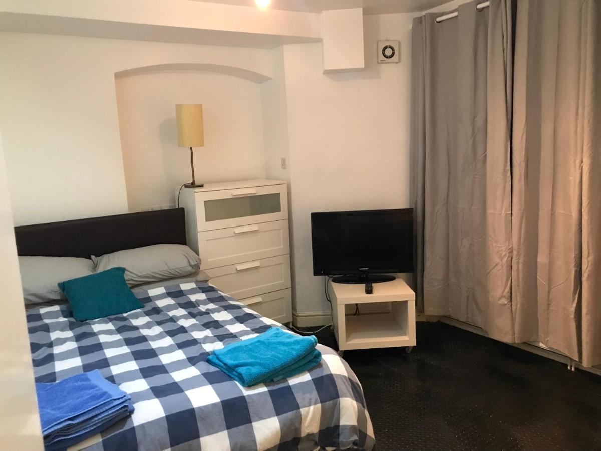 West Kensington 3 Bedroom Apartment London Eksteriør billede