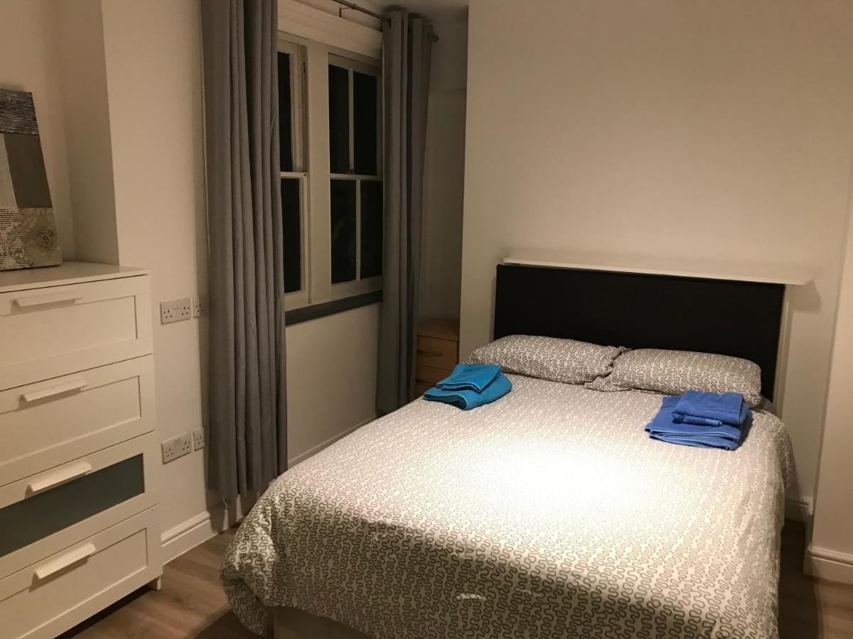 West Kensington 3 Bedroom Apartment London Eksteriør billede