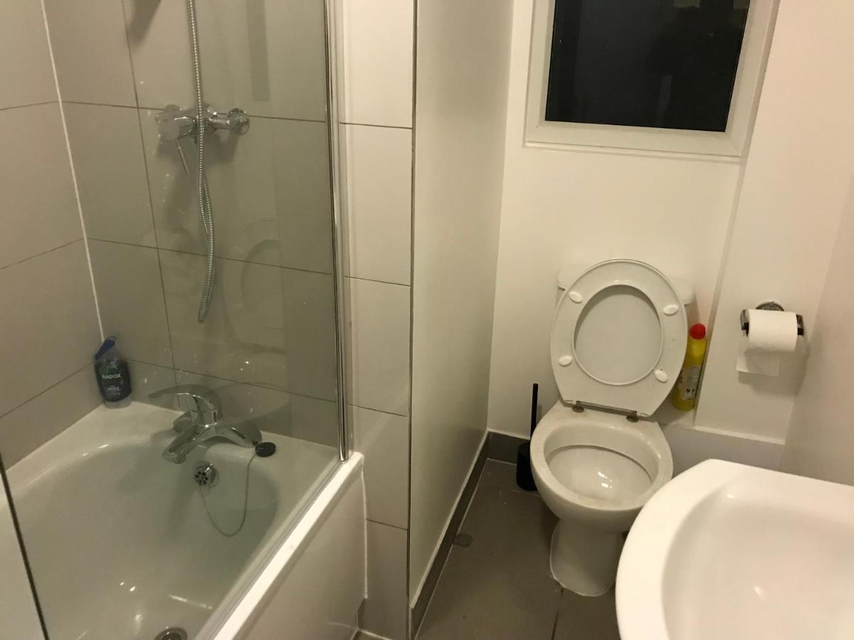 West Kensington 3 Bedroom Apartment London Eksteriør billede