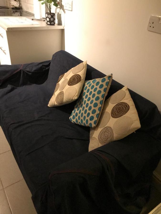 West Kensington 3 Bedroom Apartment London Eksteriør billede